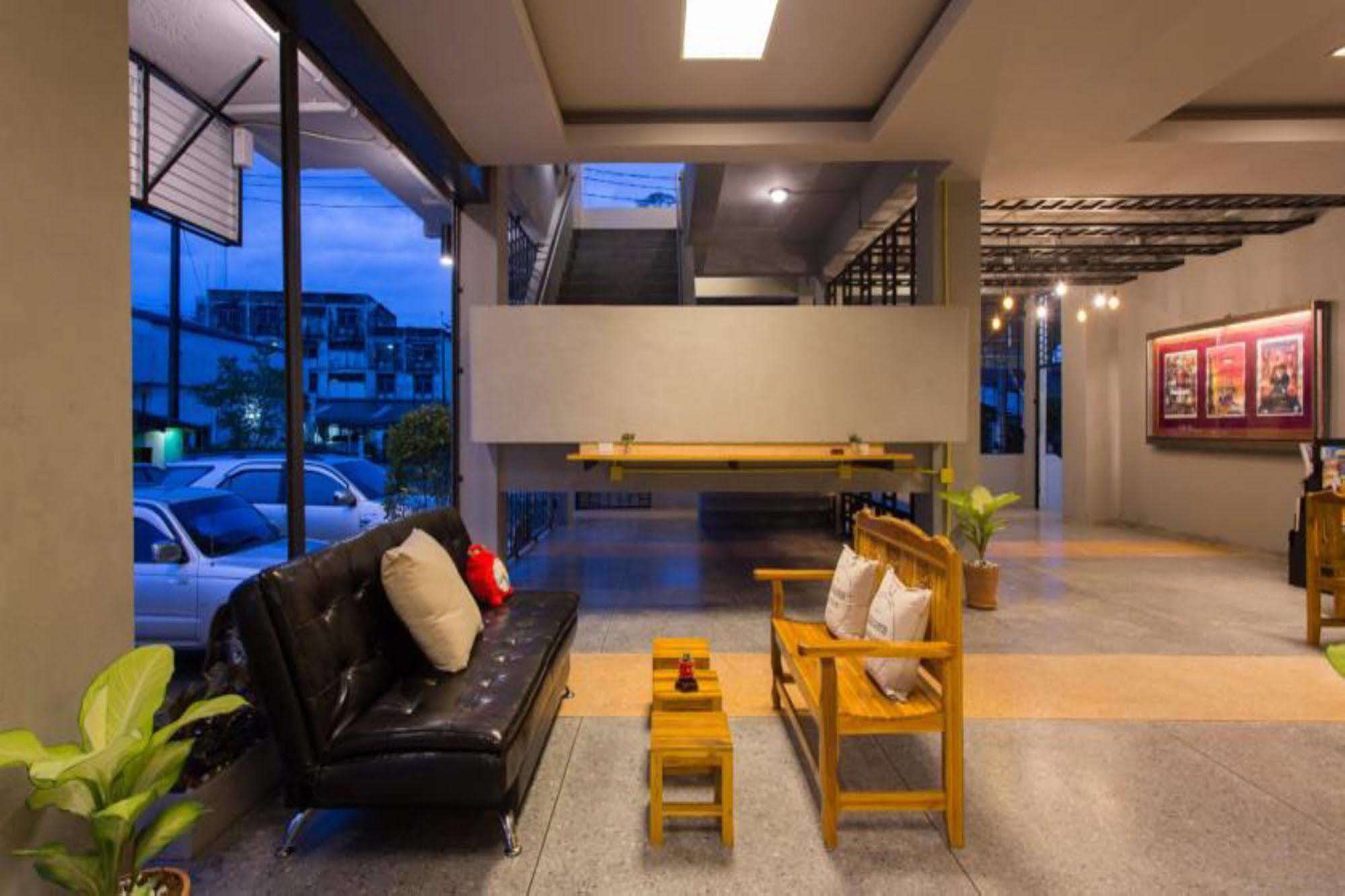 Holiday Station Hostel Krabi town Eksteriør bilde